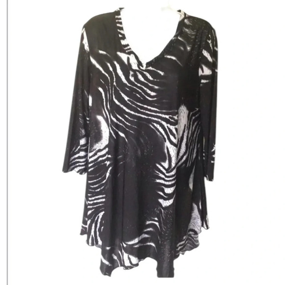 Lior Paris Allison tunic black white animal print 3/4 sleeve handkerchief S - Picture 8 of 9